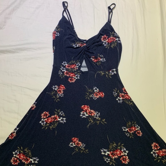 GARAGE DRESSES + ROMPER - Picture 4 of 5